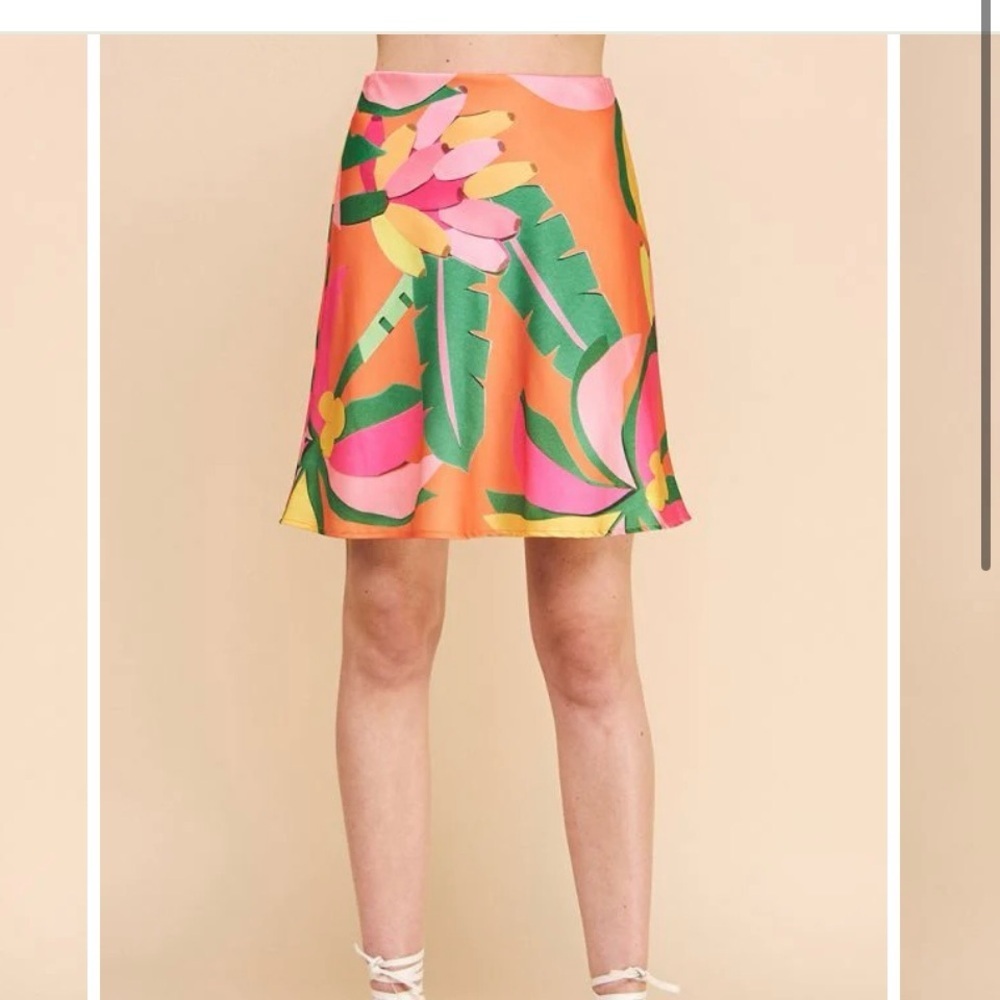 Allie Rose Tropical Floral Mini Skirt S never worn or washed